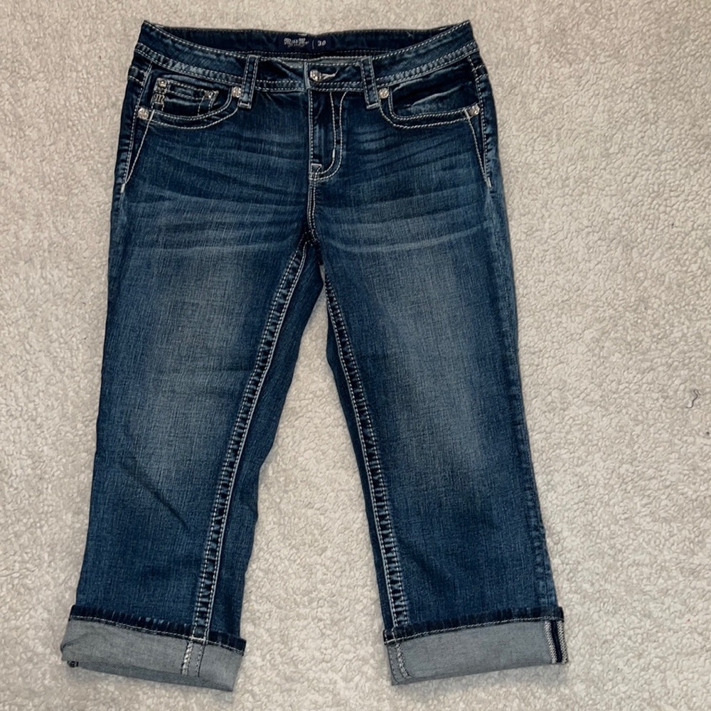 Miss Me mid-rise Capri’s jeans size 30 feathers rhinestones